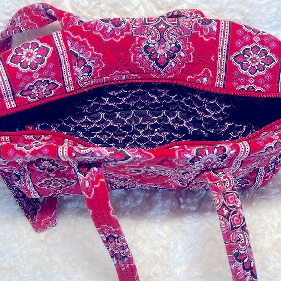 Vera Bradley✨ - Picture 3 of 3